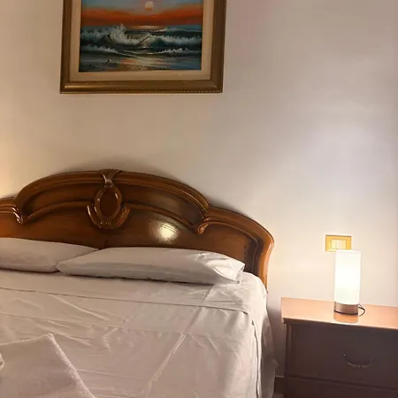 Cozy With Terrace - Casa Angela