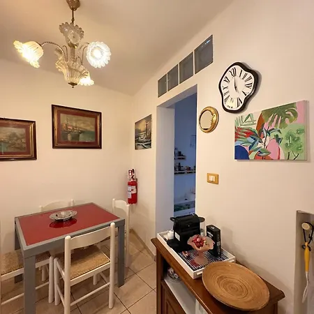 Cozy With Terrace - Casa Angela