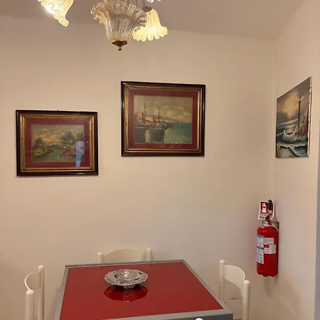 Cozy With Terrace - Casa Angela
