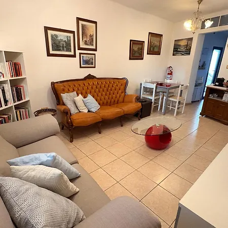 Cozy With Terrace - Casa Angela