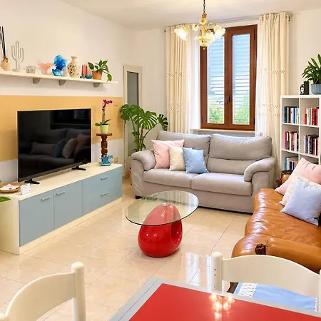 Cozy With Terrace - Casa Angela