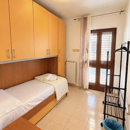 Cozy With Terrace - Casa Angela